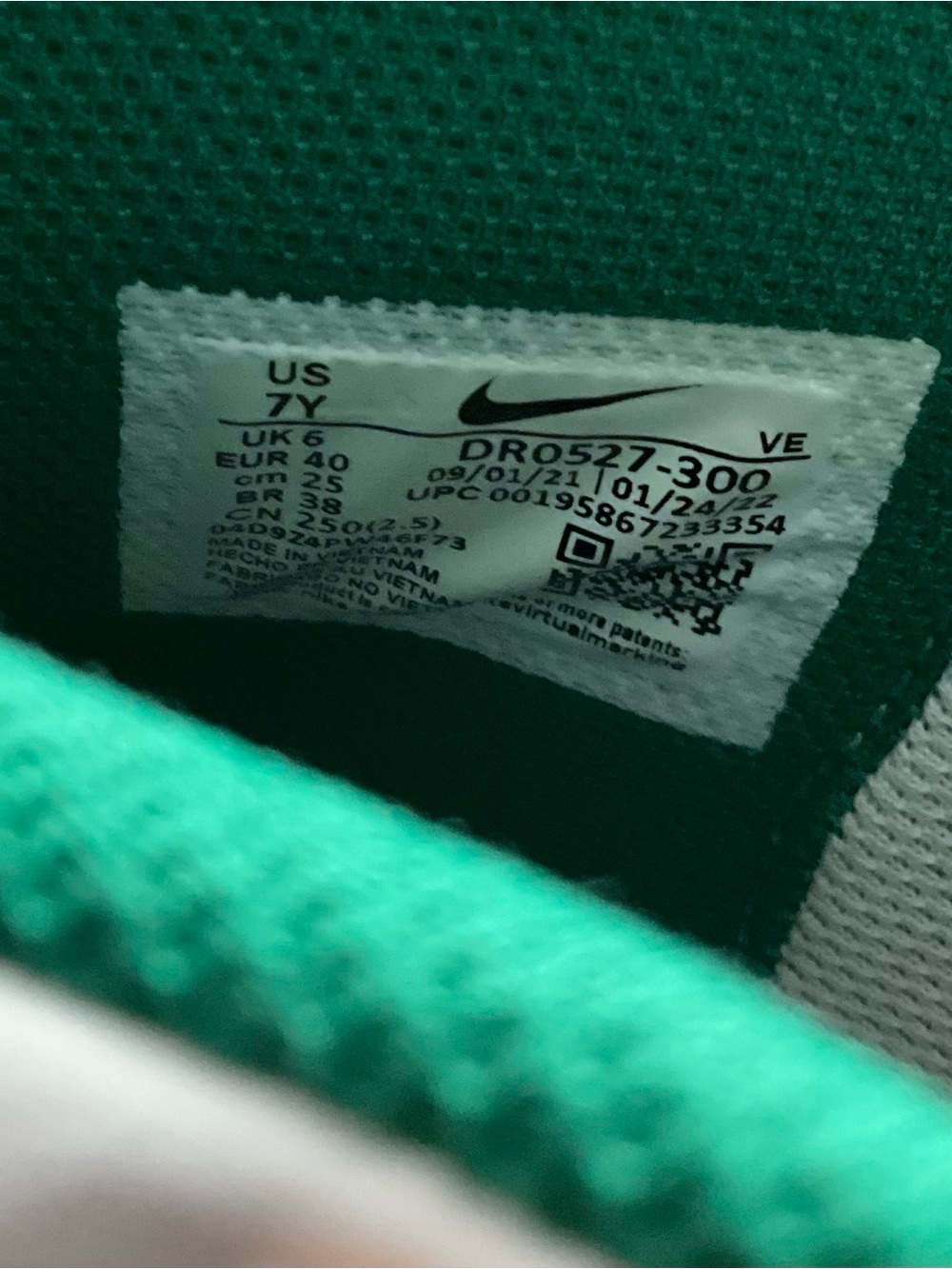 Nike Dunk High "Celtics Sneakers - Picture 10 of 10